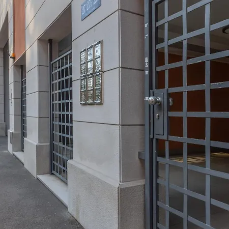 Apartamento Esclusiva Con Terrazza/ultra Wi-fi/free Park Trieste