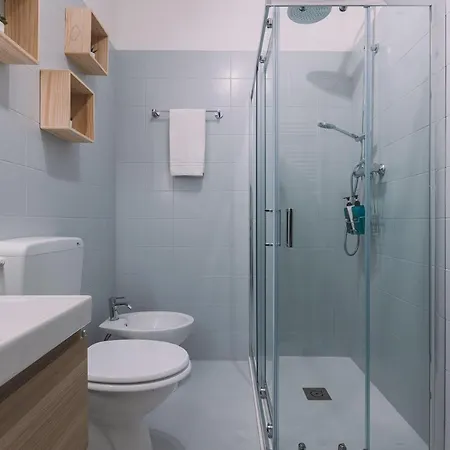 Esclusiva Con Terrazza/ultra Wi-fi/free Park Lägenhet *